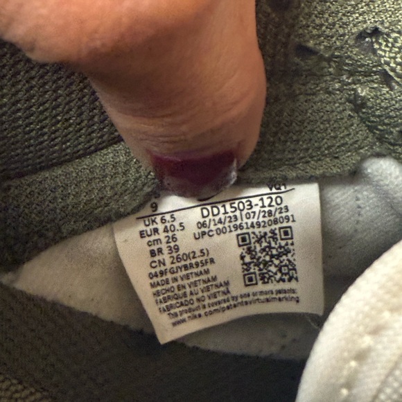 Nike army Green and White dunk low Sneakers size 9 - Picture 7 of 8